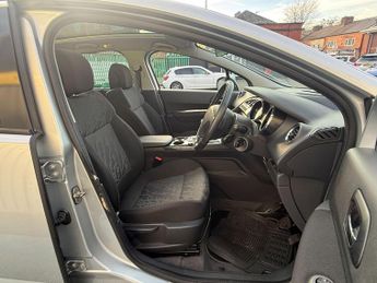 Peugeot 3008 1.6 VTi Envy Euro 5 5dr