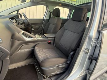 Peugeot 3008 1.6 VTi Envy Euro 5 5dr