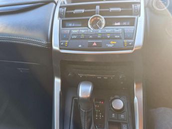 Lexus NX 2.5 300h SE E-CVT 4WD Euro 6 (s/s) 5dr