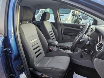Ford Focus 1.8 Zetec 5dr