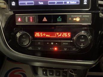 Mitsubishi Outlander 2.4h TwinMotor 13.8kWh 4h CVT 4WD Euro 6 (s/s) 5dr