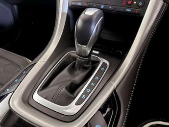 Ford Mondeo 2.0 TDCi Vignale Powershift Euro 6 (s/s) 5dr