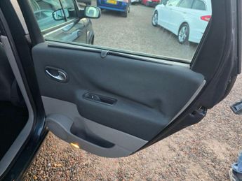 Renault Scenic 1.6 VVT Dynamique 5dr