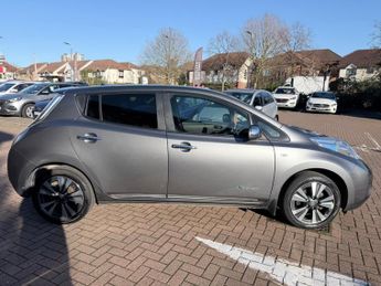 Nissan Leaf 30kWh Tekna Hatchback 5dr Electric Auto (109 bhp)