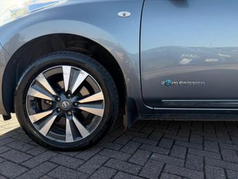 Nissan Leaf 30kWh Tekna Hatchback 5dr Electric Auto (109 bhp)