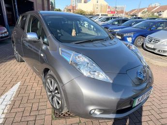 Nissan Leaf 30kWh Tekna Hatchback 5dr Electric Auto (109 bhp)
