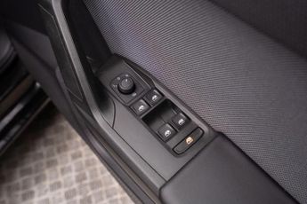 SEAT Leon 1.0 eTSI MHEV SE DSG Euro 6 (s/s) 5dr