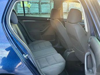 Volkswagen Golf 2.0 TDI DPF GT Sport Hatchback 5dr Diesel DSG (169 g/km, 168 bhp