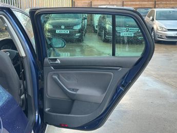 Volkswagen Golf 2.0 TDI DPF GT Sport Hatchback 5dr Diesel DSG (169 g/km, 168 bhp