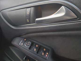 Mercedes-Benz GLA 2.1 GLA200d AMG Line 7G-DCT Euro 6 (s/s) 5dr