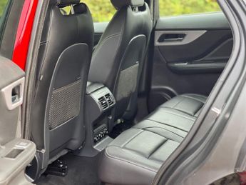 Jaguar F-PACE 2.0 D180 R-Sport Auto AWD Euro 6 (s/s) 5dr