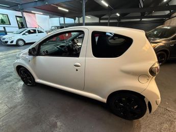 Toyota AYGO 1.0 VVT-i Fire Euro 5 3dr