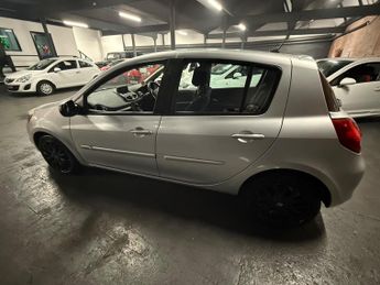 Renault Clio 1.5 dCi Dynamique TomTom Euro 5 5dr