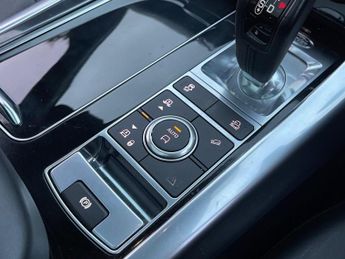 Land Rover Range Rover Sport 3.0 D300 MHEV HSE Dynamic Black Auto 4WD Euro 6 (s/s) 5dr