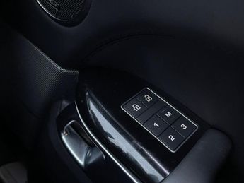 Land Rover Range Rover Sport 3.0 D300 MHEV HSE Dynamic Black Auto 4WD Euro 6 (s/s) 5dr