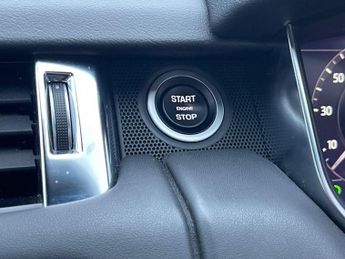 Land Rover Range Rover Sport 3.0 D300 MHEV HSE Dynamic Black Auto 4WD Euro 6 (s/s) 5dr