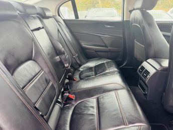 Jaguar XE 2.0d Prestige Auto Euro 6 (s/s) 4dr