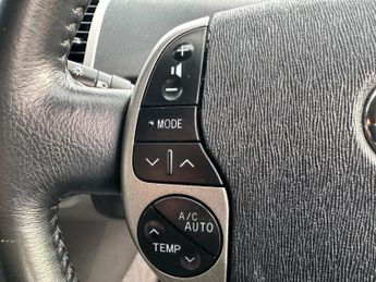 Toyota Prius 1.5 T4 CVT 5dr