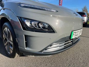 Hyundai Kona 64kWh Premium SUV 5dr Electric Auto (10.5kW Charger) (204 ps)
