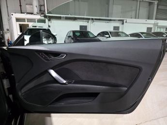 Audi TT 2.0 TFSI 40 S line S Tronic Euro 6 (s/s) 3dr
