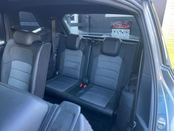 Volkswagen Tiguan Allspace 2.0 TDI R-Line DSG Euro 6 (s/s) 5dr