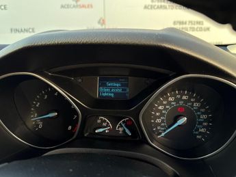 Ford Focus 1.0T EcoBoost Zetec Euro 5 (s/s) 5dr