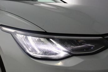 Volkswagen Golf 1.5 eTSI MHEV Life DSG Euro 6 (s/s) 5dr