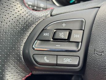 MG MG HS 1.5 T-GDI 16.6kWh Exclusive Auto Euro 6 (s/s) 5dr