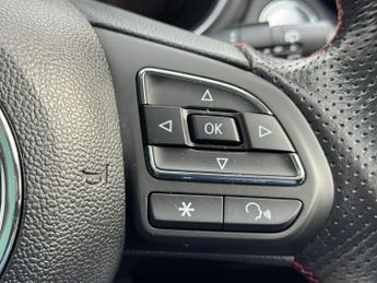 MG MG HS 1.5 T-GDI 16.6kWh Exclusive Auto Euro 6 (s/s) 5dr