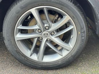 MG MG HS 1.5 T-GDI 16.6kWh Exclusive Auto Euro 6 (s/s) 5dr