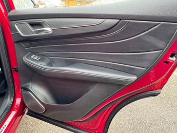 MG MG HS 1.5 T-GDI 16.6kWh Exclusive Auto Euro 6 (s/s) 5dr