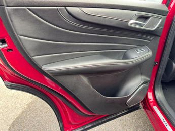 MG MG HS 1.5 T-GDI 16.6kWh Exclusive Auto Euro 6 (s/s) 5dr