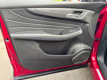 MG MG HS 1.5 T-GDI 16.6kWh Exclusive Auto Euro 6 (s/s) 5dr