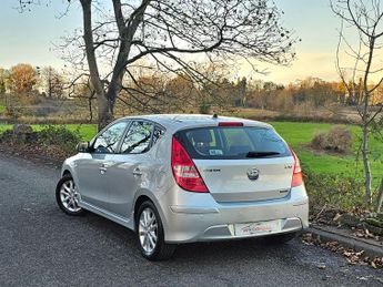 Hyundai i30 1.6 CRDi Comfort Auto Euro 4 5dr