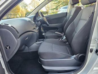 Hyundai i30 1.6 CRDi Comfort Auto Euro 4 5dr