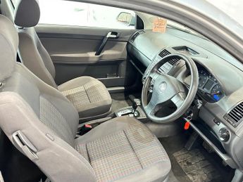 Volkswagen Polo 1.4 S Hatchback 3dr Petrol Automatic (165 g/km, 79 bhp)
