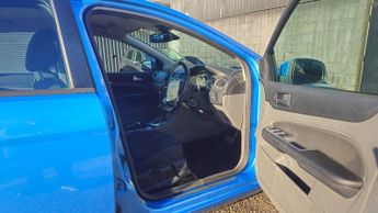 Ford Focus 1.6 Titanium 5dr