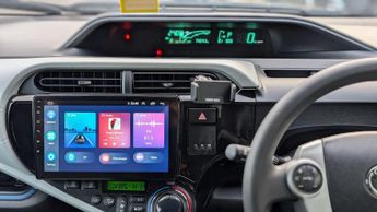 Toyota Aqua 2013 TOYOTA AQUA/YARIS 1.5 HYBRID