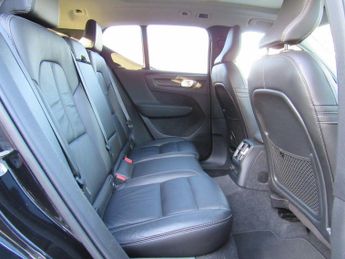 Volvo XC40 1.5h T5 Twin Engine Recharge 10.7kWh Inscription Pro SUV 5dr Pet