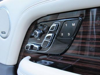 Land Rover Range Rover 3.0 SD V6 Autobiography Auto 4WD Euro 6 (s/s) 5dr