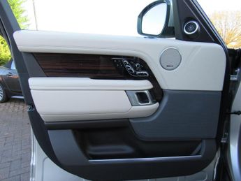 Land Rover Range Rover 3.0 SD V6 Autobiography Auto 4WD Euro 6 (s/s) 5dr