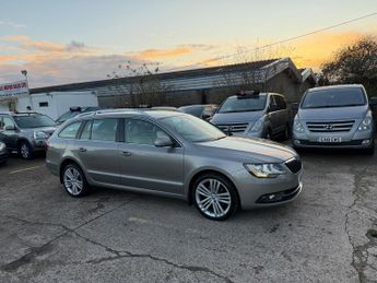 Skoda Superb 2.0 TDI Elegance DSG 4WD Euro 5 (s/s) 5dr