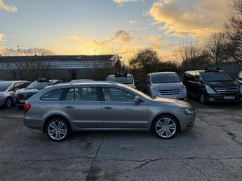 Skoda Superb 2.0 TDI Elegance DSG 4WD Euro 5 (s/s) 5dr
