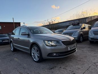 Skoda Superb 2.0 TDI Elegance DSG 4WD Euro 5 (s/s) 5dr