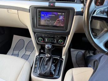 Skoda Superb 2.0 TDI Elegance DSG 4WD Euro 5 (s/s) 5dr