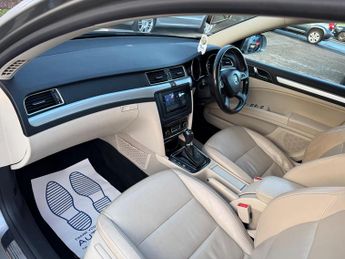 Skoda Superb 2.0 TDI Elegance DSG 4WD Euro 5 (s/s) 5dr