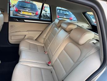 Skoda Superb 2.0 TDI Elegance DSG 4WD Euro 5 (s/s) 5dr