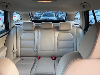 Skoda Superb 2.0 TDI Elegance DSG 4WD Euro 5 (s/s) 5dr