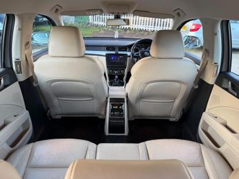Skoda Superb 2.0 TDI Elegance DSG 4WD Euro 5 (s/s) 5dr
