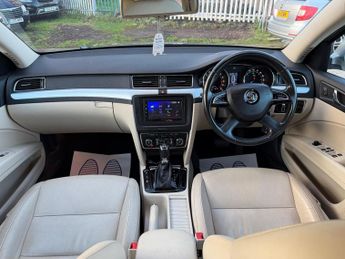 Skoda Superb 2.0 TDI Elegance DSG 4WD Euro 5 (s/s) 5dr